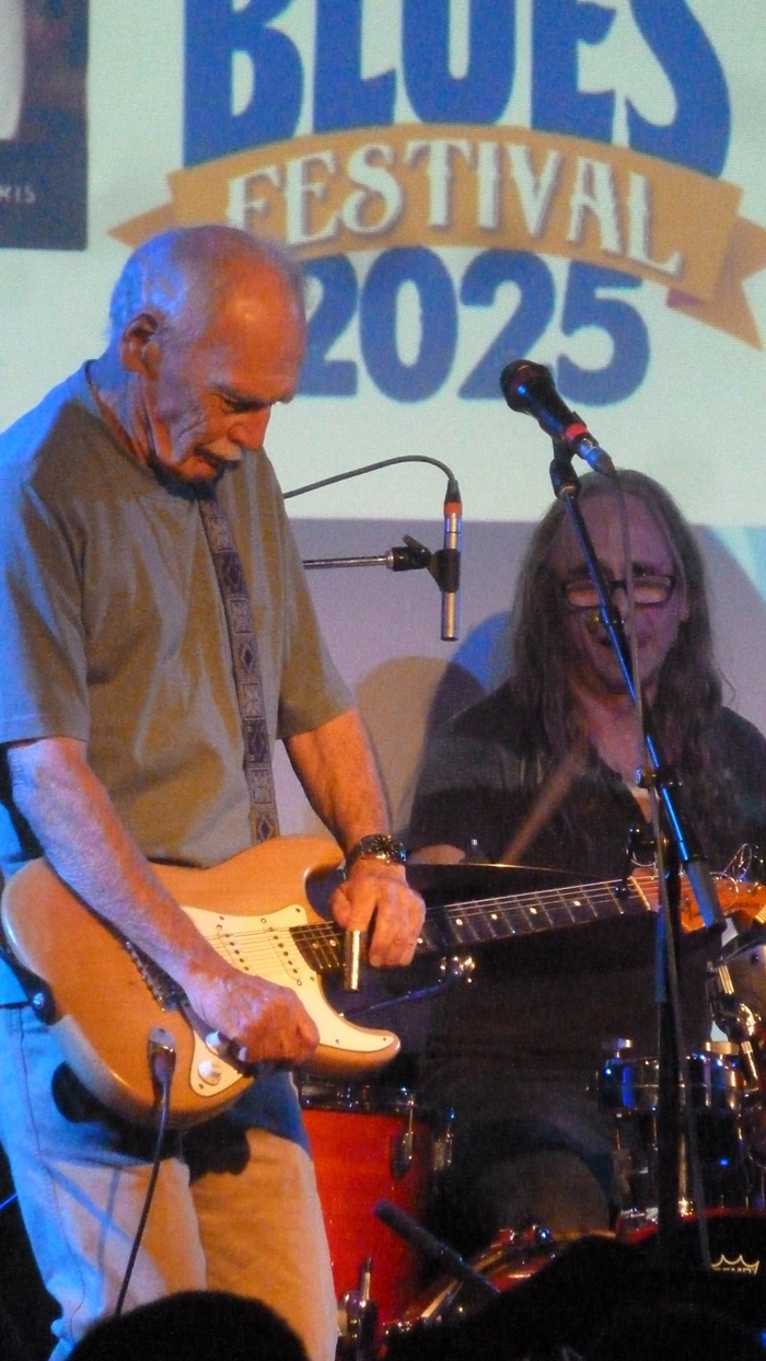 DaveHole2025-11-21PortNoarlungaBluesFestivalAustralia (2).jpg